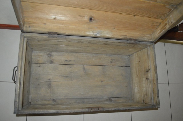 predam velka drevena starozitna truhlica - 8