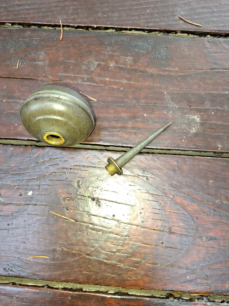 DVE O L E J N I Č K Y. - 8