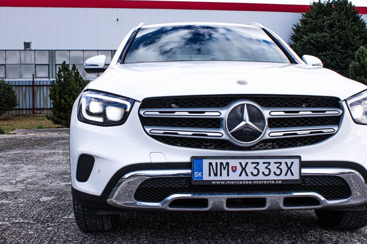 Mercedes GLC SUV 300 E 4MATIC A/T 245KW - 8