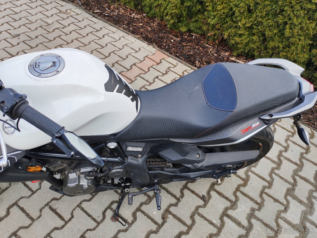 Predám Benelli 300 - 8