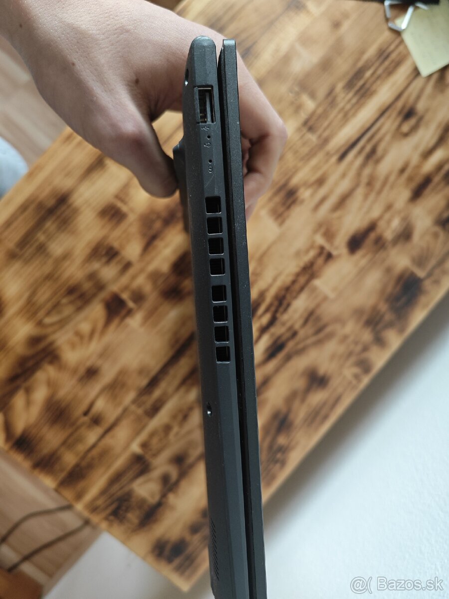 Asus Vivobook 16 - Ryzen 9, 16gb + 1TB - 8