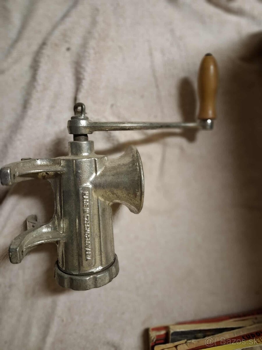 Mlynčeky na mäso a orechy - 8