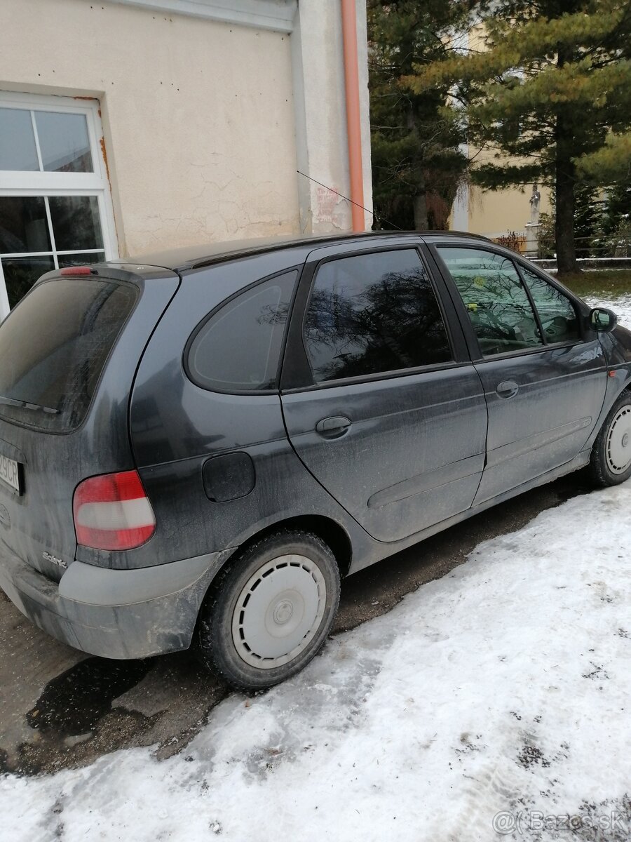 Predám Renault scenic - 8