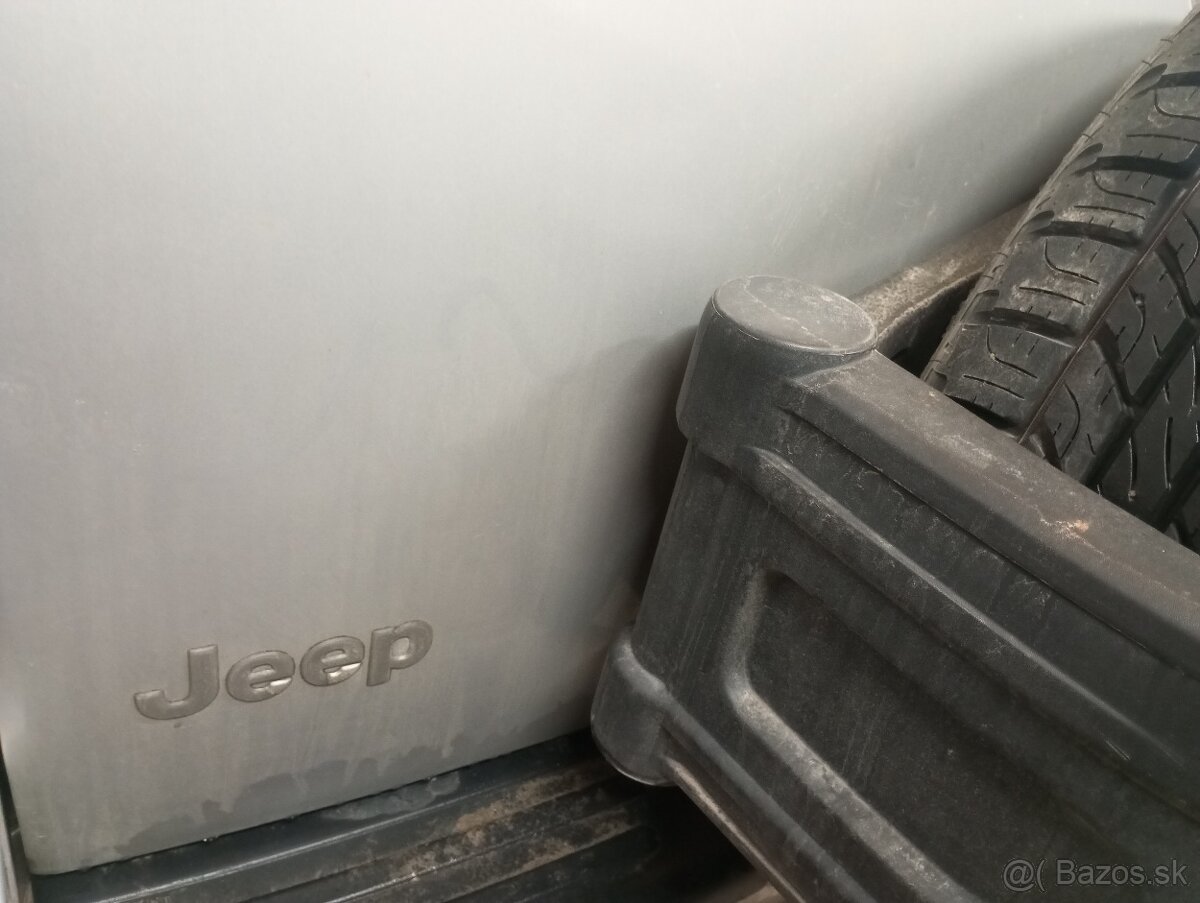 Rozpredám Jeep Cherokee KJ 2.5, 2.8crd - 8