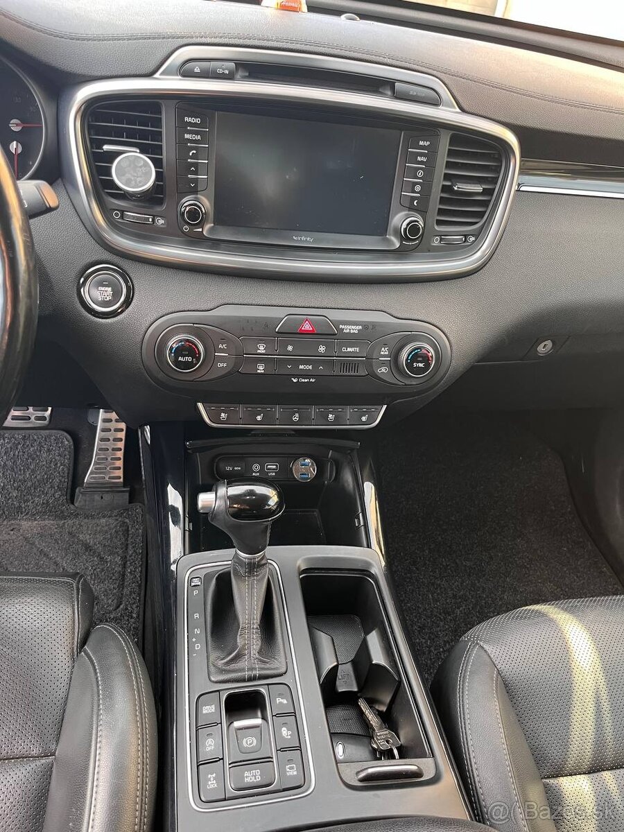 Kia Sorento 7 miestná ,2.2 CRDI Platinum - 8