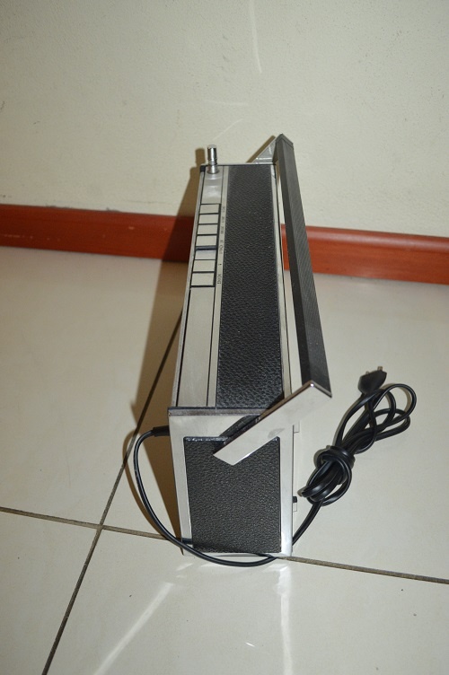 predam stare radio GRUNDIG - 8