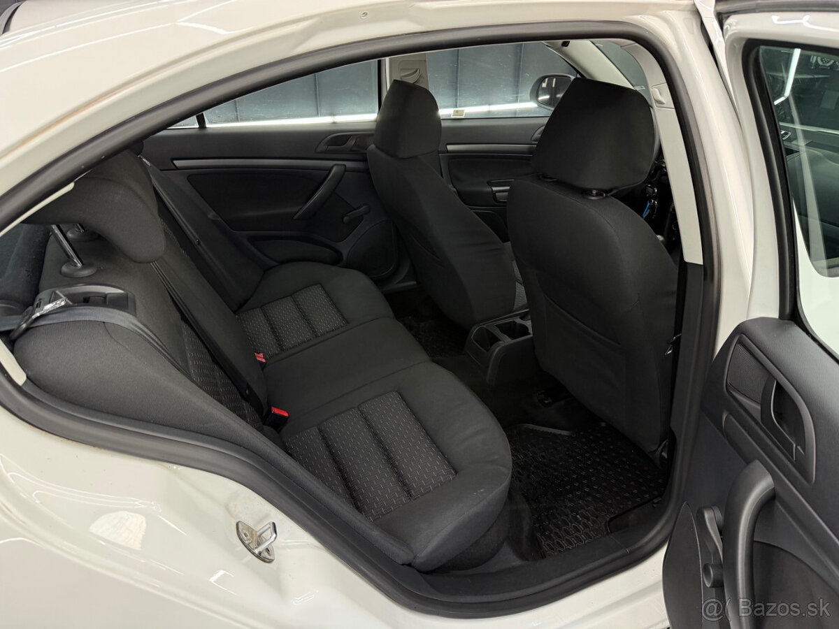 Škoda Octavia 1.6 MPI Family - 8