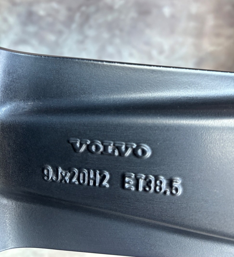 Zimní sada Volvo XC90 275/45R20 110V - 8