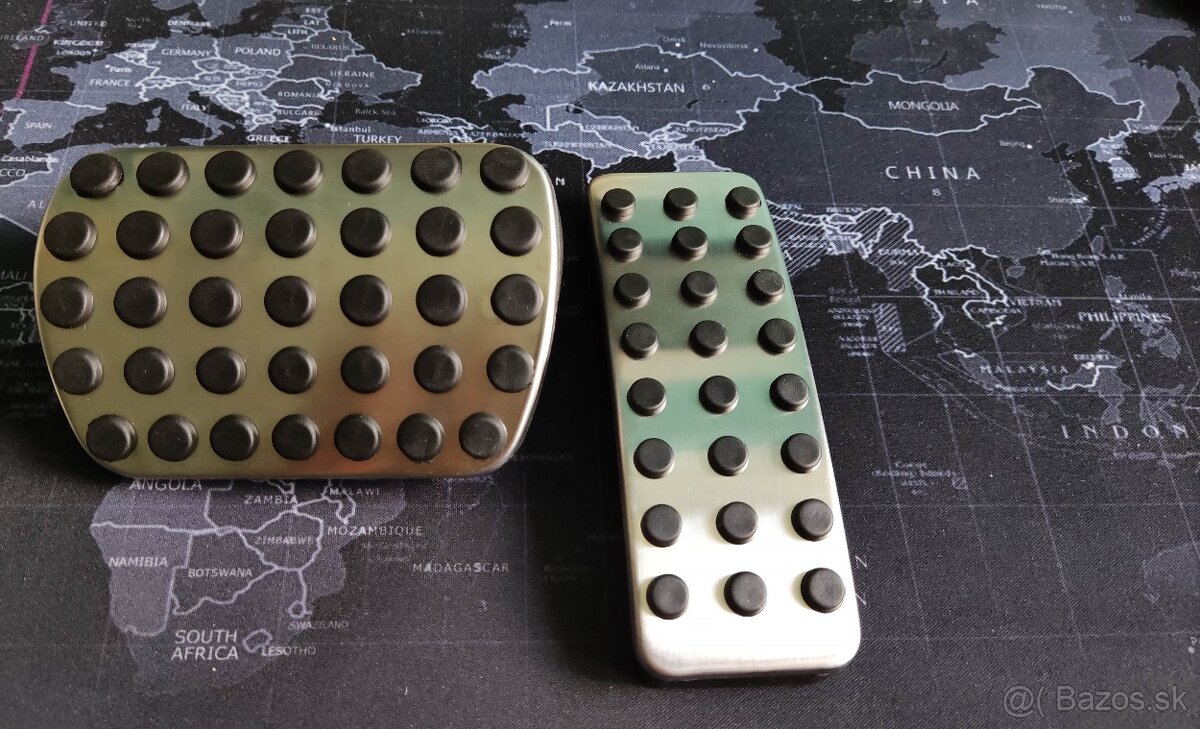 Mercedes športové/hlinikové nášľapy pedálov AMG look BA - 8