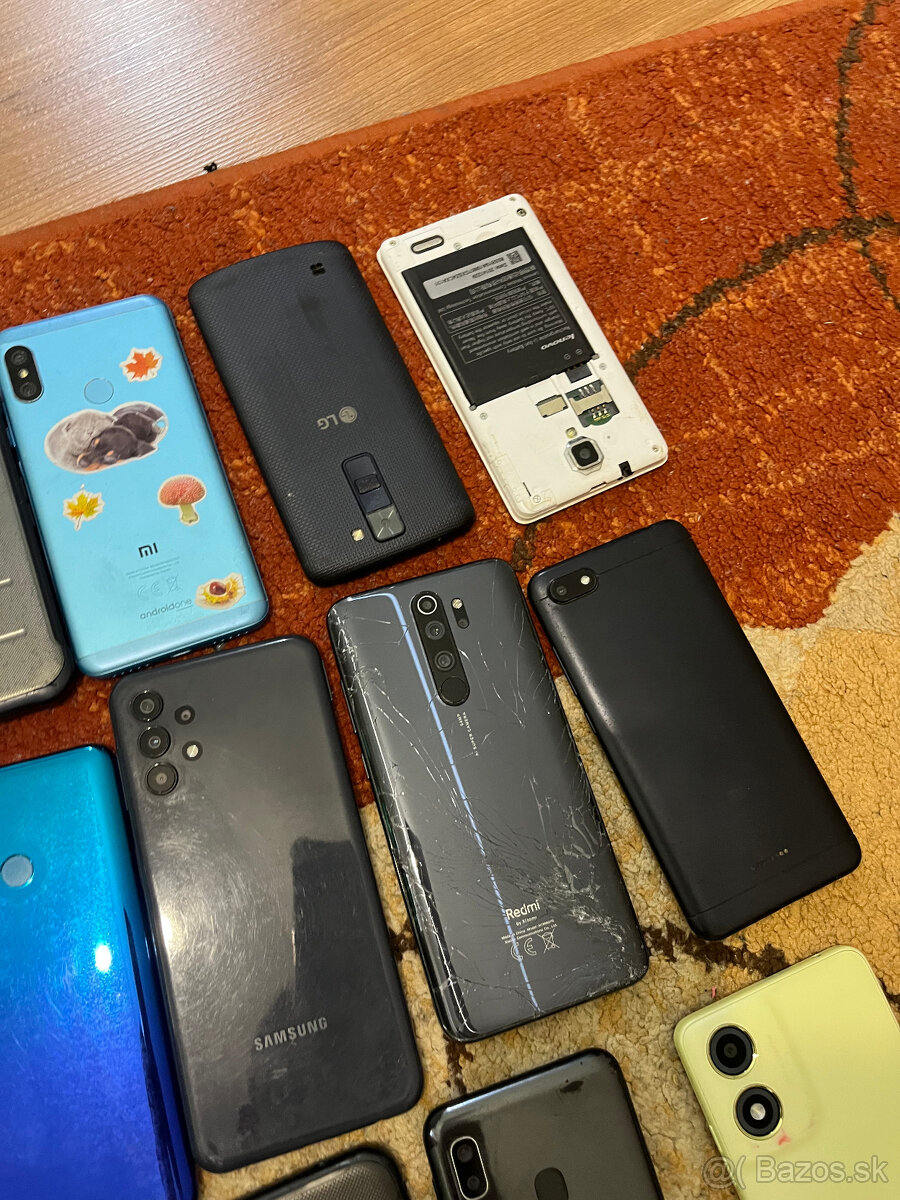 Predám 22 telefonov + tablet - 8