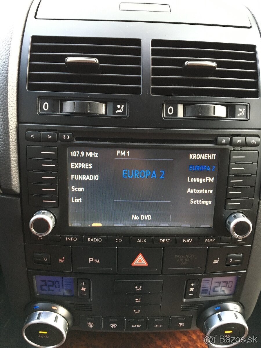 VOLKSWAGEN TOUAREG 3.0 TDi V6 4MOTION - 8