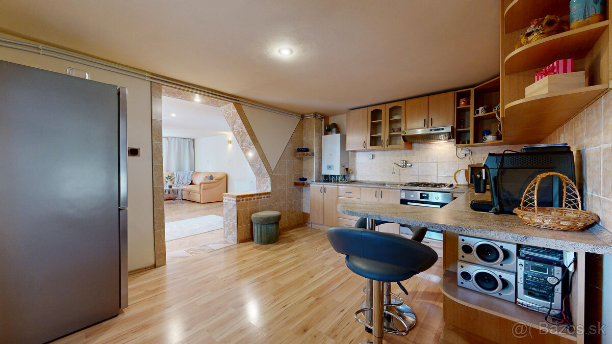 NA PREDAJ TEHLOVÝ RODINNÝ DOM V OBCI CÍFER - 8