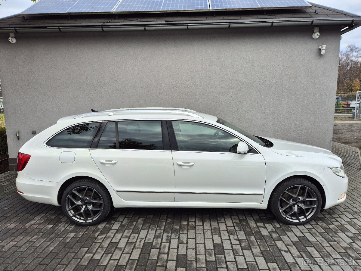 Škoda Superb 3,6 FSi V6 DSG Alcantara Combi TZ 199.999Kč - 8