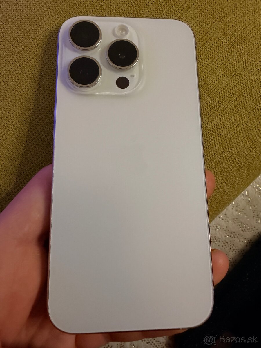 Apple iPhone 15 Pro - 8