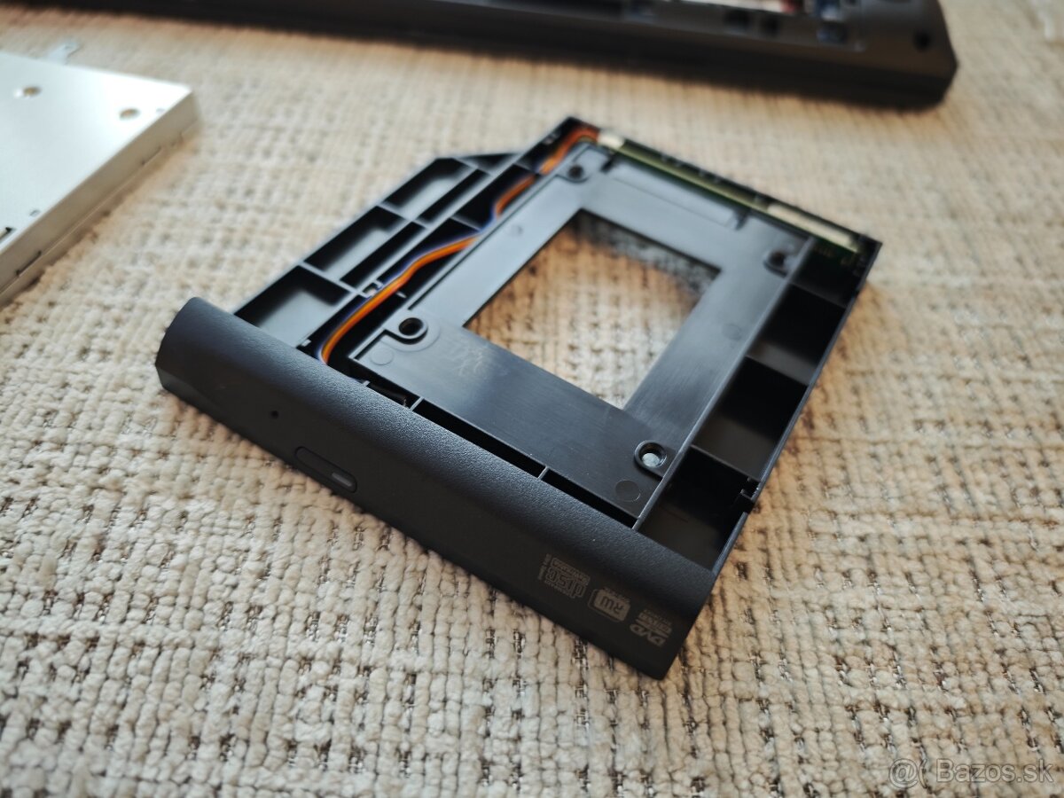 SilverStone TS09 – SATA HDD/SSD adaptér do notebooku (12,7 m - 8