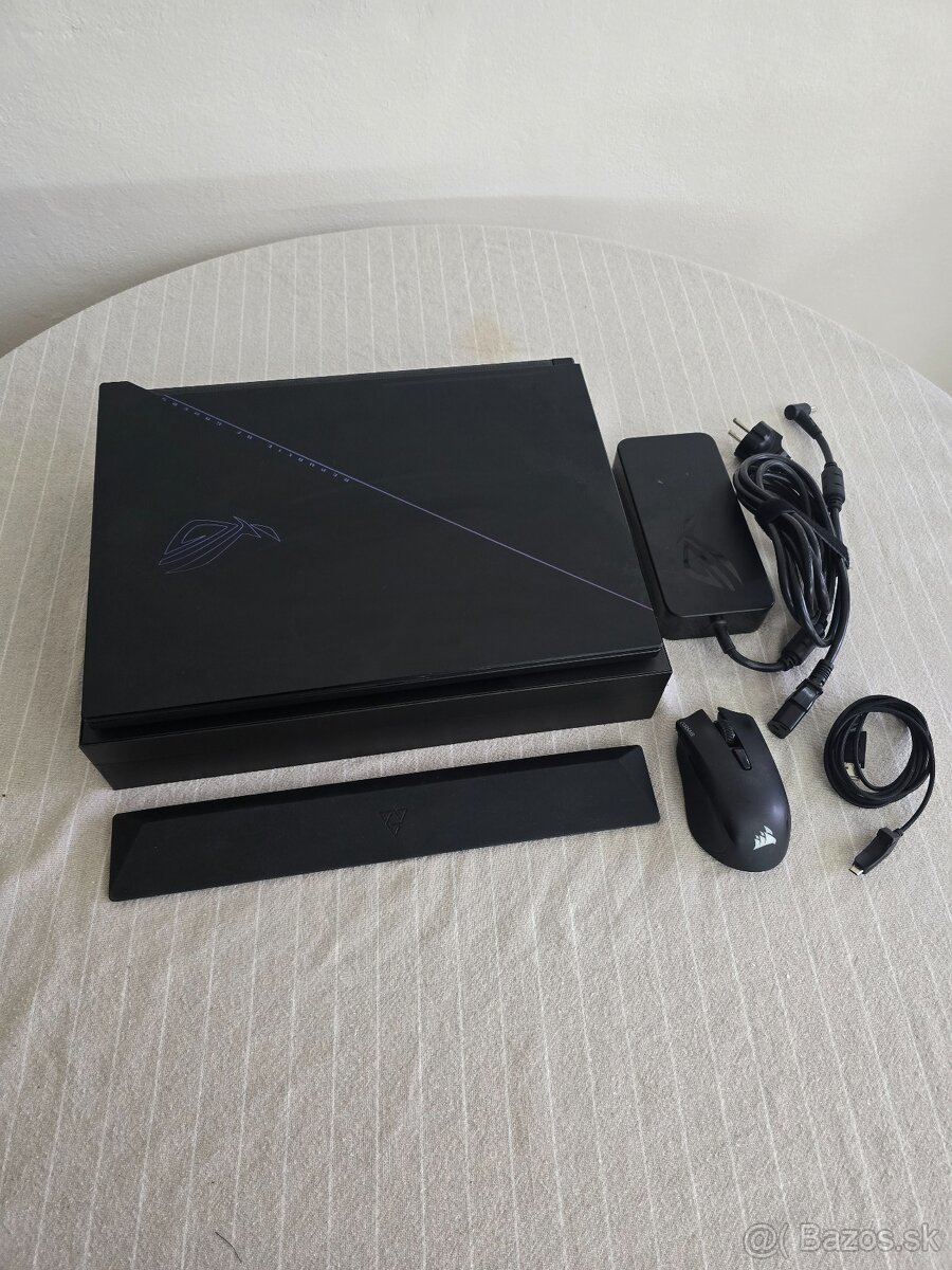 Asus ROG Zephyrus DUO16 GX650RX - 8