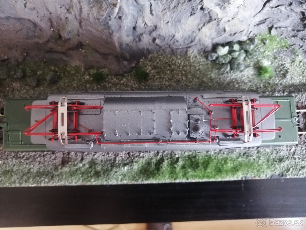 Roco krokodýl HO. - 8