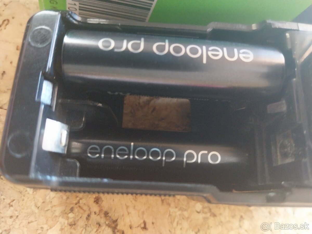 Nabijacka AA baterii - 8