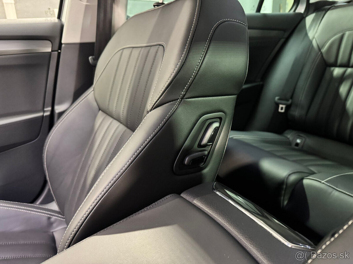 Škoda Superb Combi 2.0 TDI SCR PREMIUM EDITION 4x4 DSG - 8