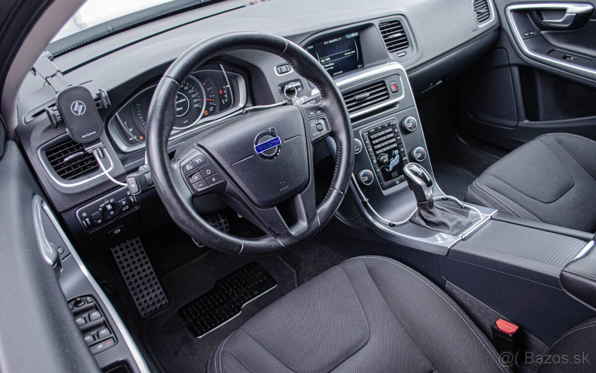 Volvo V60 D4 AT8 Webasto - 8