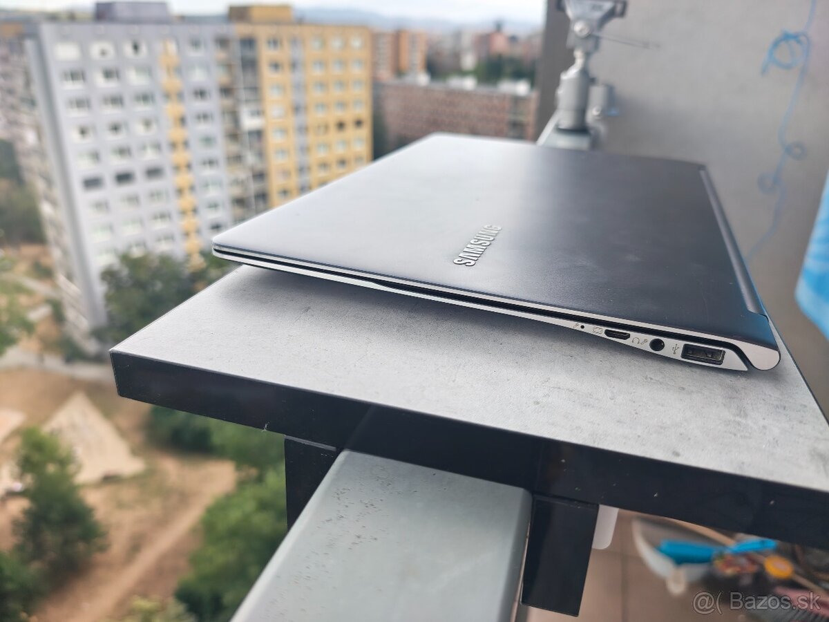 Ultrabook Samsung NP900X3E - 8