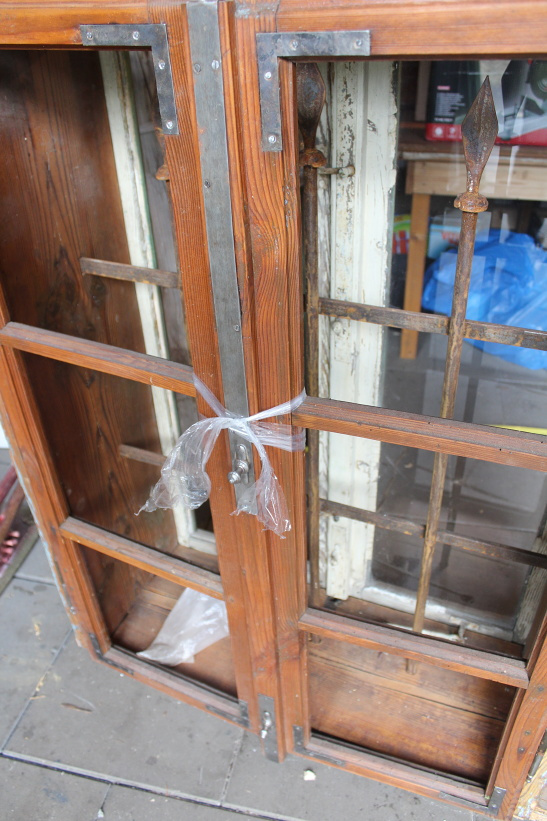 2 x starodávne okno z mrežou - 8