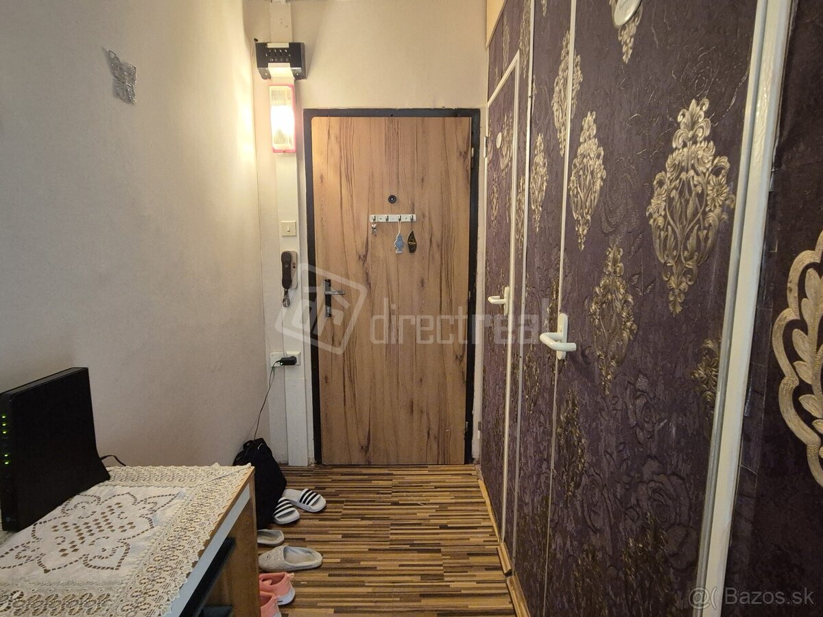 2-izbový byt s loggiou v pôvodnom stave, výhodná inve… - 8
