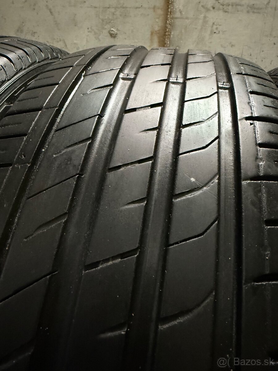 Letné pneumatiky 245/45/19 Nexen NFera SU1 - 8