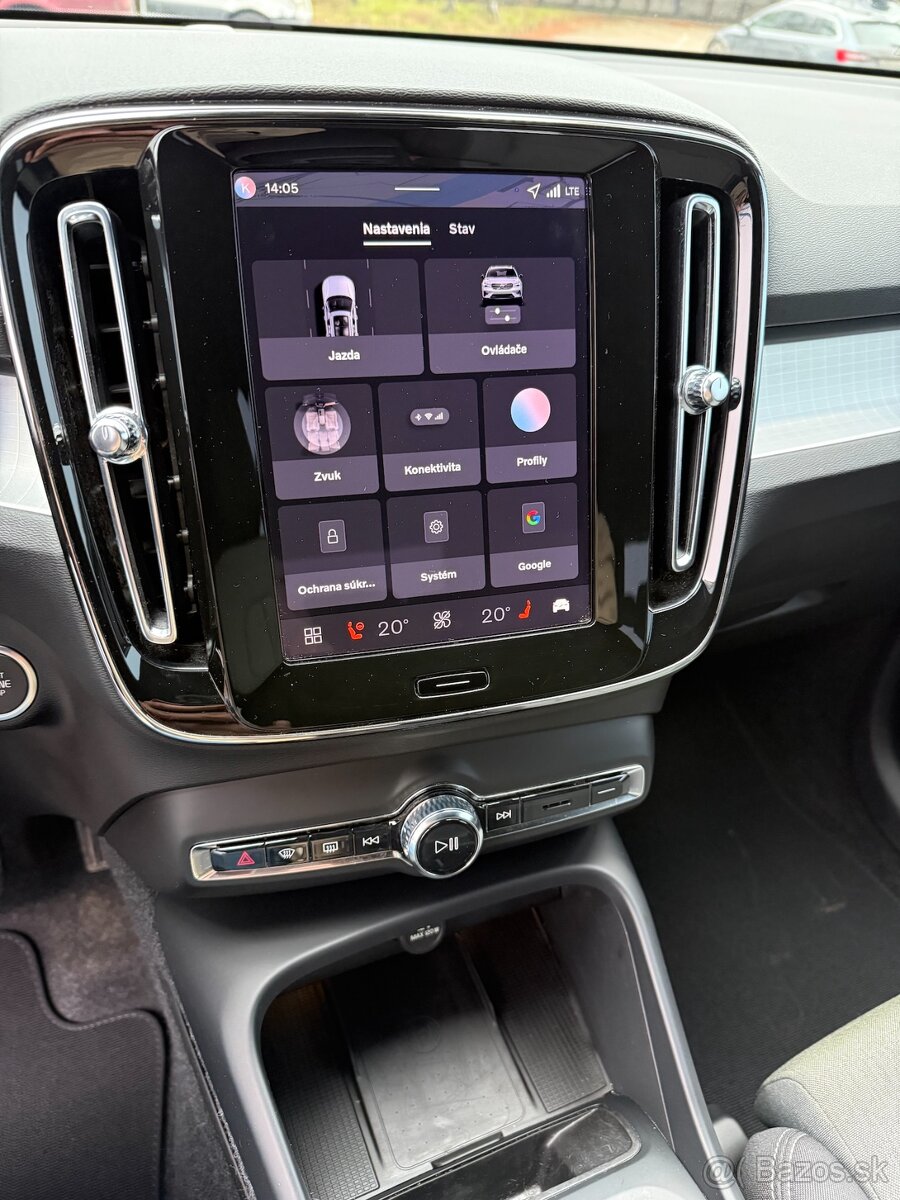 Volvo XC40 2.0 B3 mHEV Plus AT 2025 DPH - 8