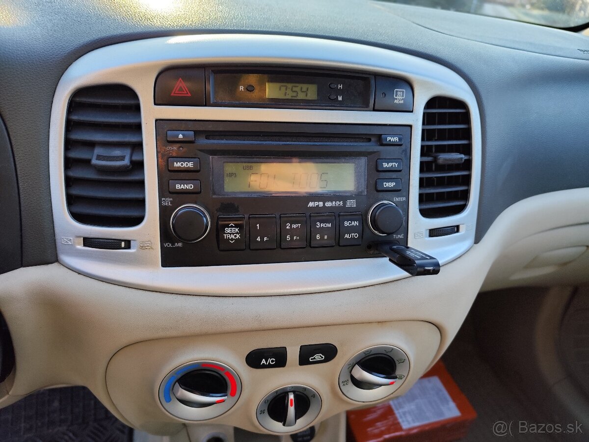 Hyundai Accent 1.5 CRDi SK - 8