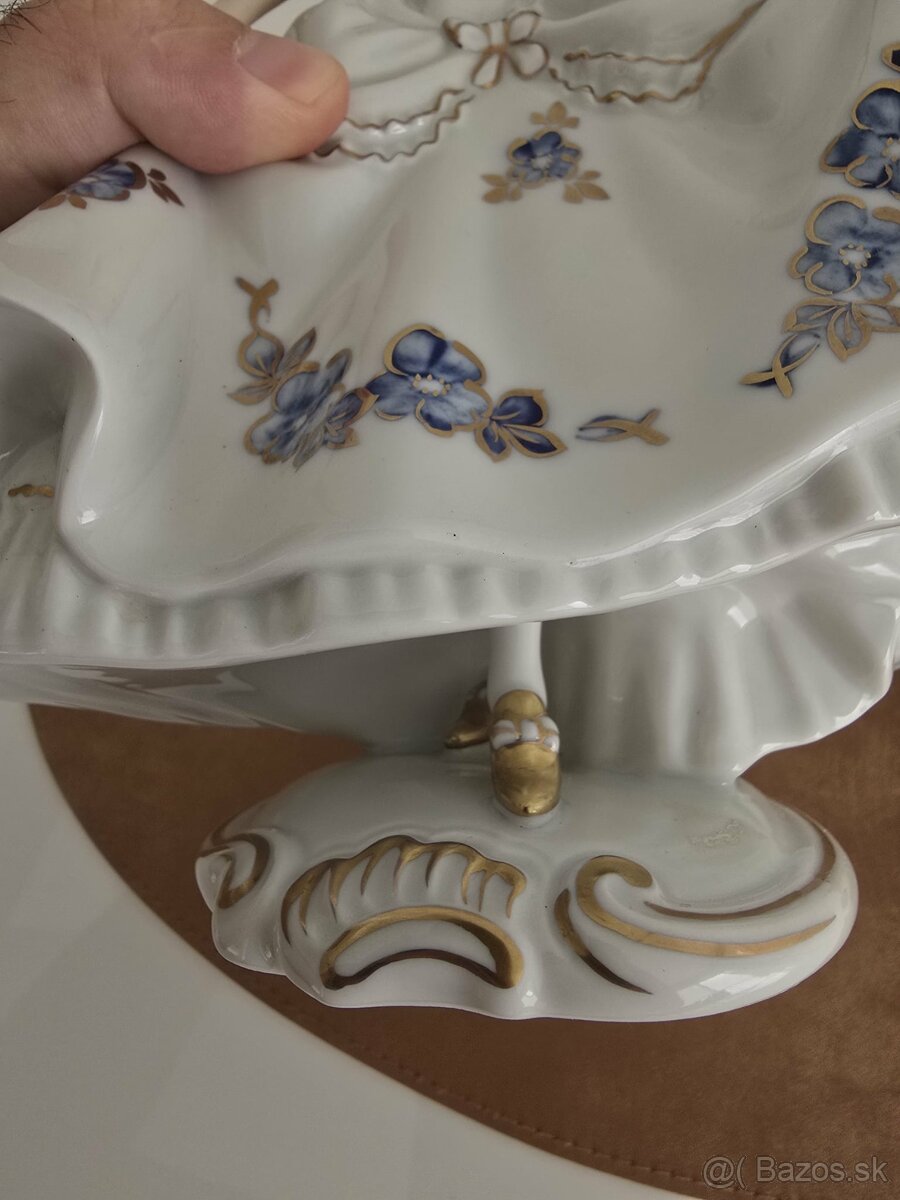 Krásna porcelánová soška Royal dux - 8
