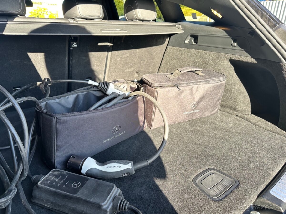 Predám Mercedes-Benz EQC 400 4MATIC AMG Line (Možný odpočet - 8