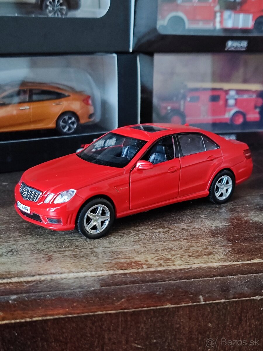 Mercedes Benz 1:43 časť 3 - 8