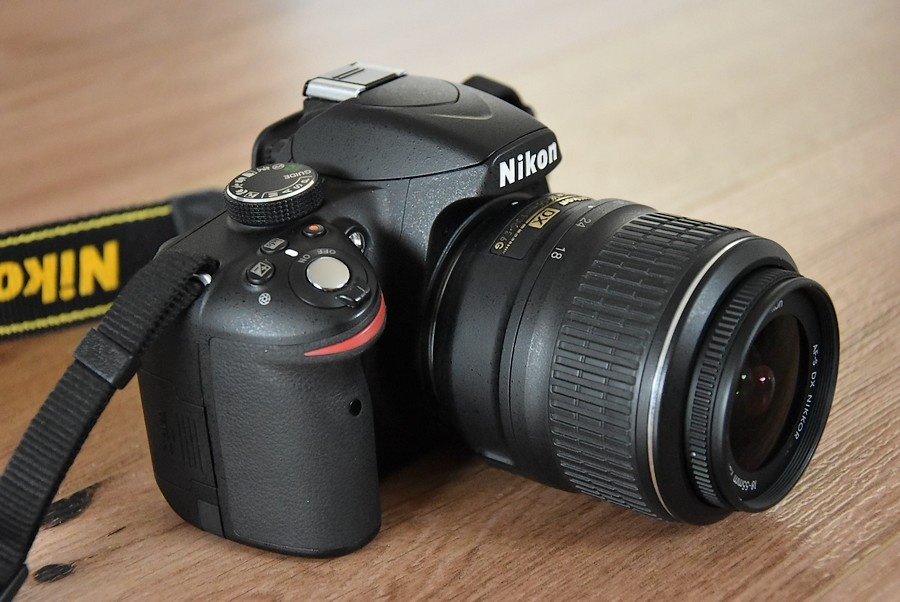 Nikon d3200 s VR 18-55 + brasna + power banka + pamat. karta - 8