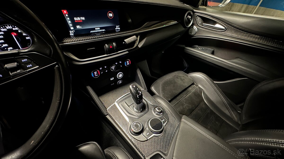 Alfa Romeo Stelvio QV - 8