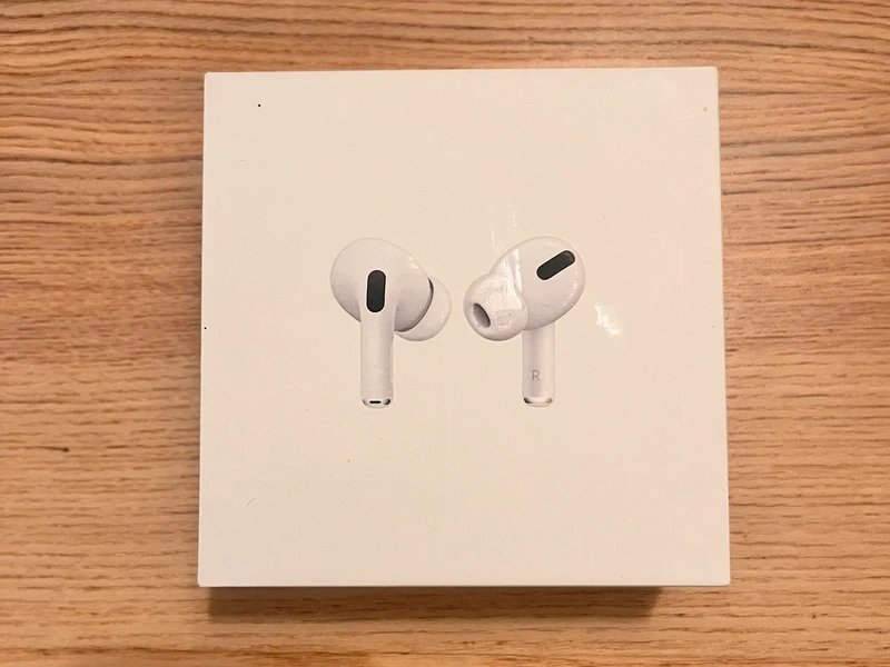 Apple AirPods Pro - 8