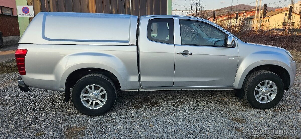 Isuzu D-max Double Cab Custom 4WD A/T - 8