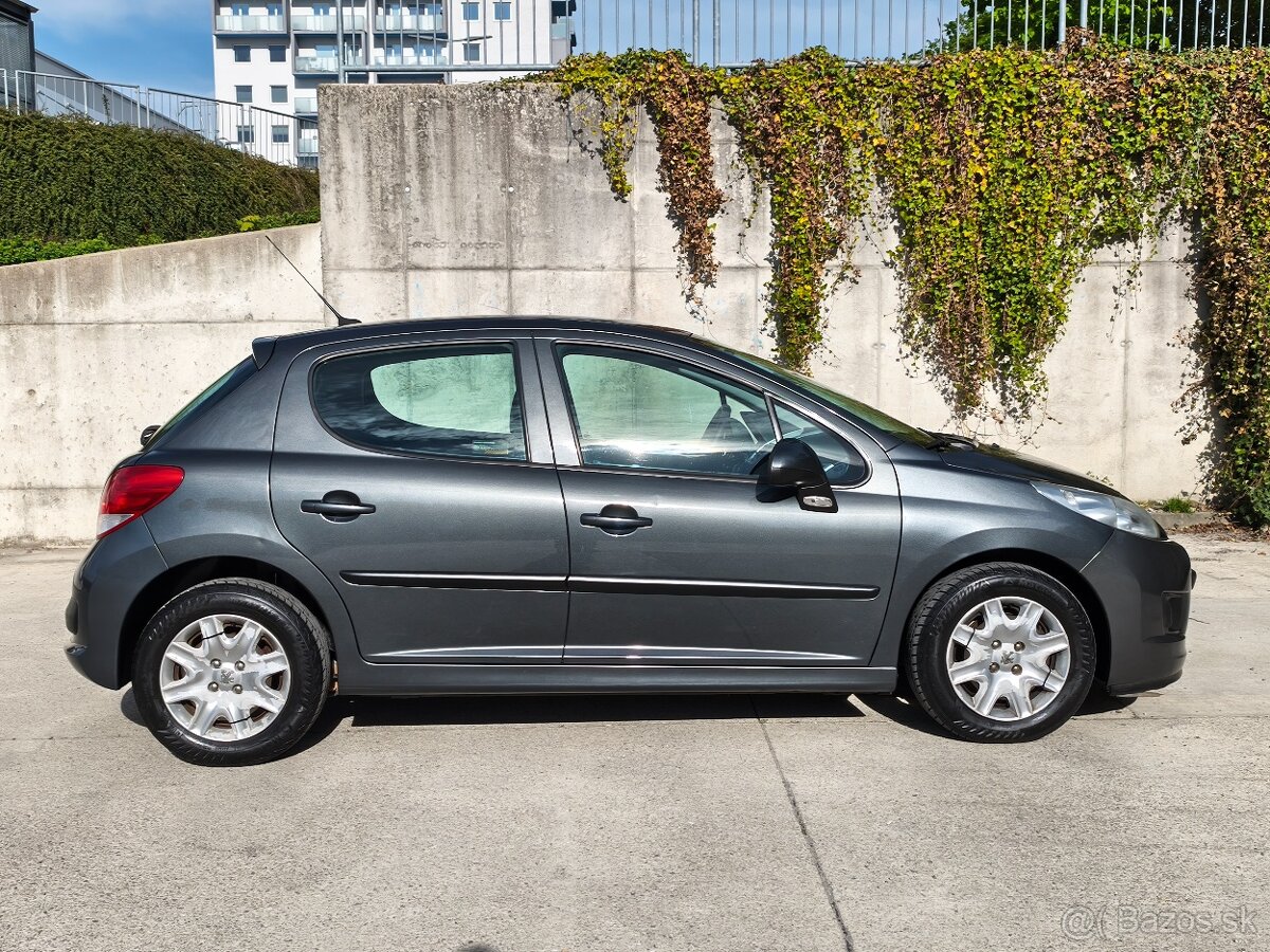 Peugeot 207 1,4E benzín - 8
