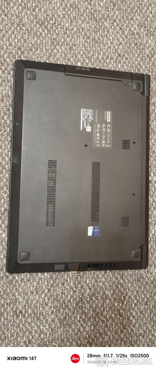 Predám notebook Lenovo V310-15ISK,CPU Intel Core i3-6100U - 8