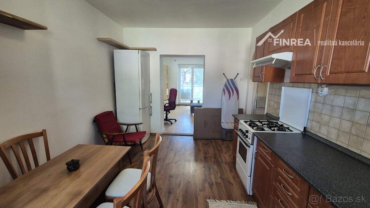 Rent an apartment in Martin - 8