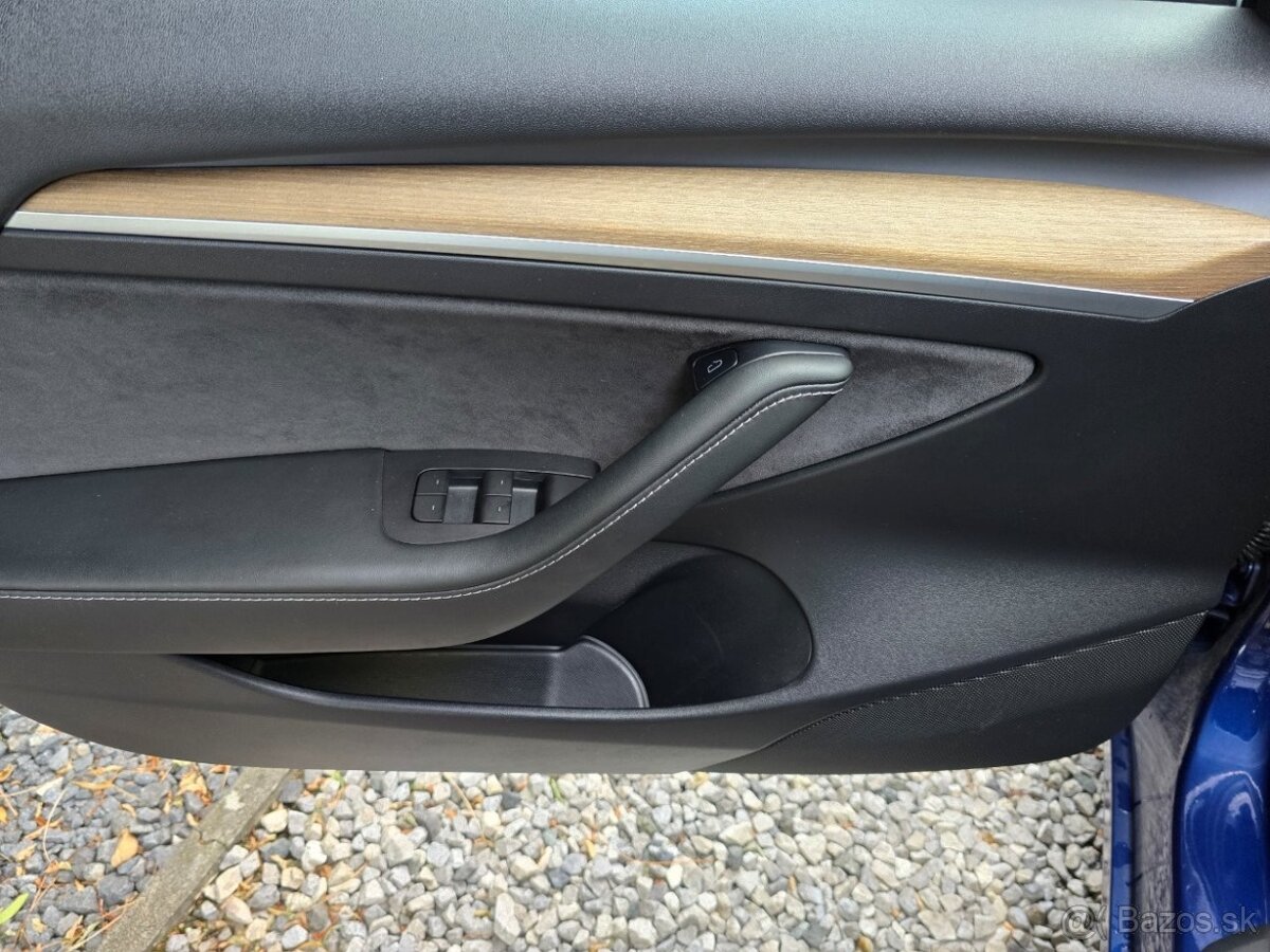 Tesla Model 3 Long Range 366kw, Mesačne: 393€ - 8