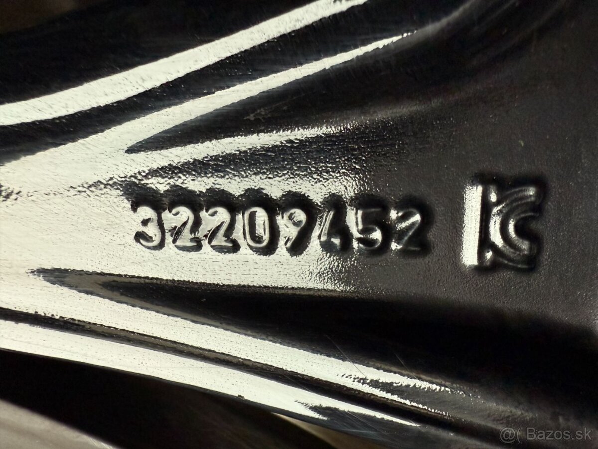 R18 ZIMNI KOLA VOLVO XC60 235/60/18 DOT2025 99,9% - 8