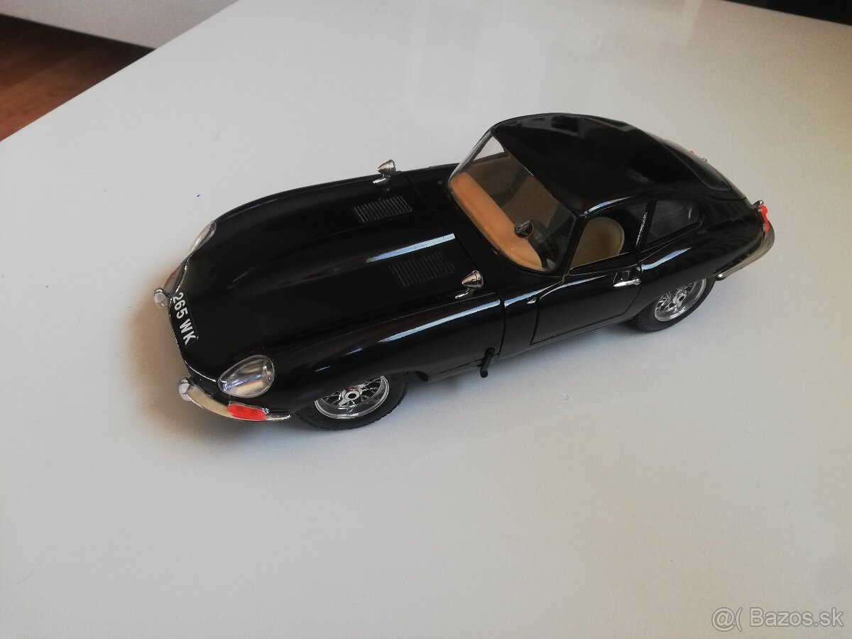 1:18 JAGUAE E type coupe Bburago - 8