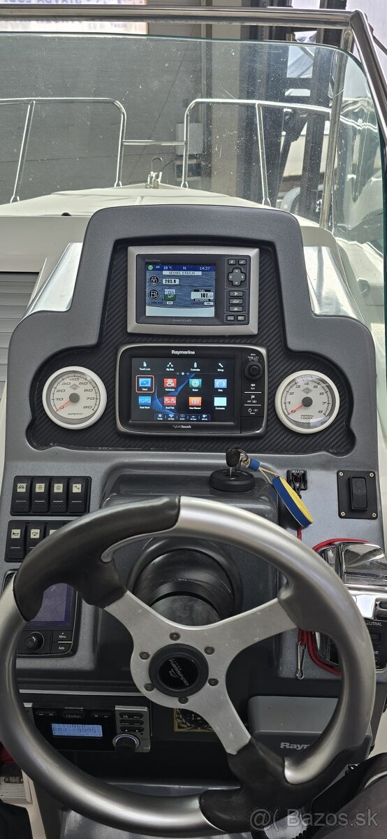 Odyssey 21 Sundeck – 2012 – Mercury Verado 250 - 8