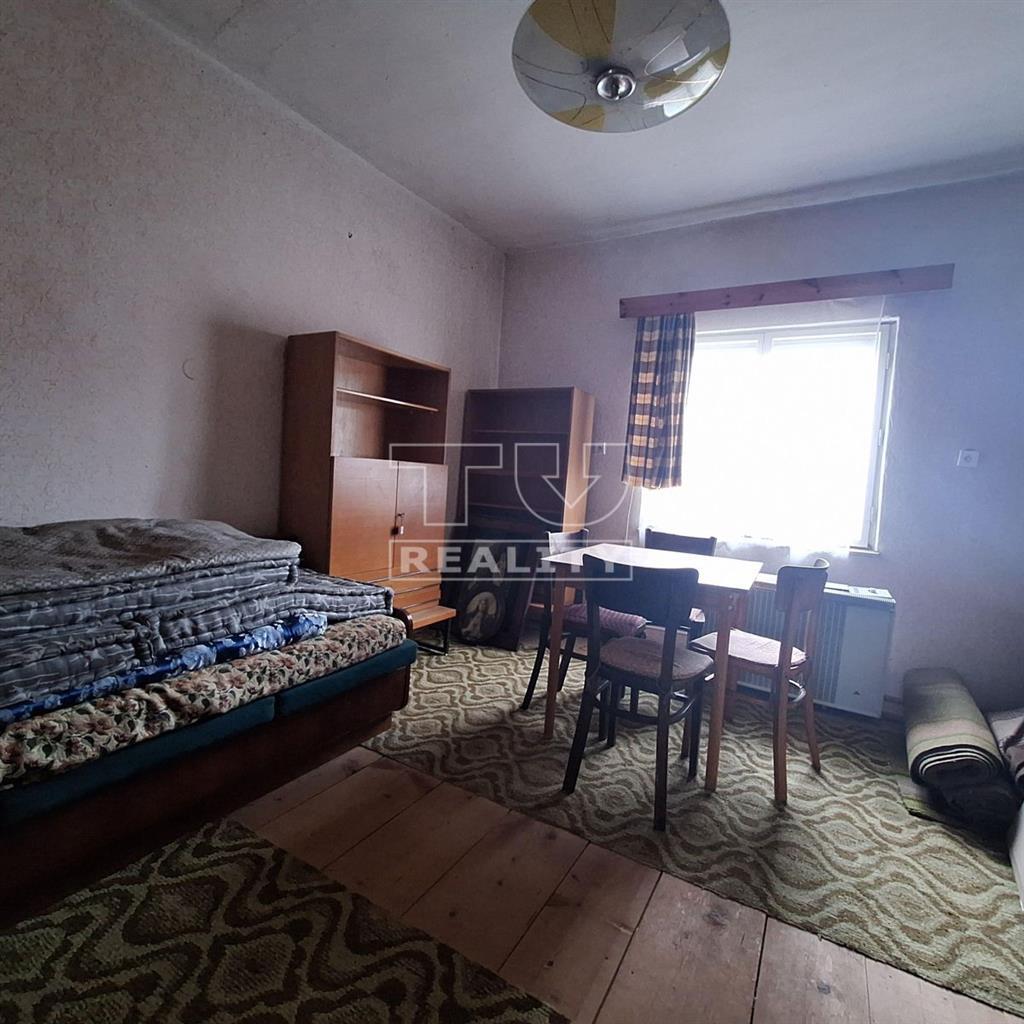 NA PREDAJ RODINNÝ DOM V TICHEJ ULICI, DOMANIŽA, 411 M2 - 8