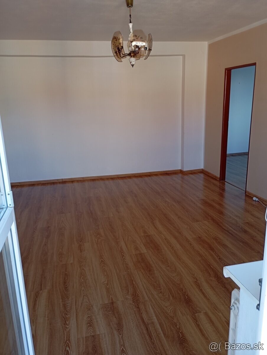 na predaj 3 izbový krásny byt v Ladcoch - 8