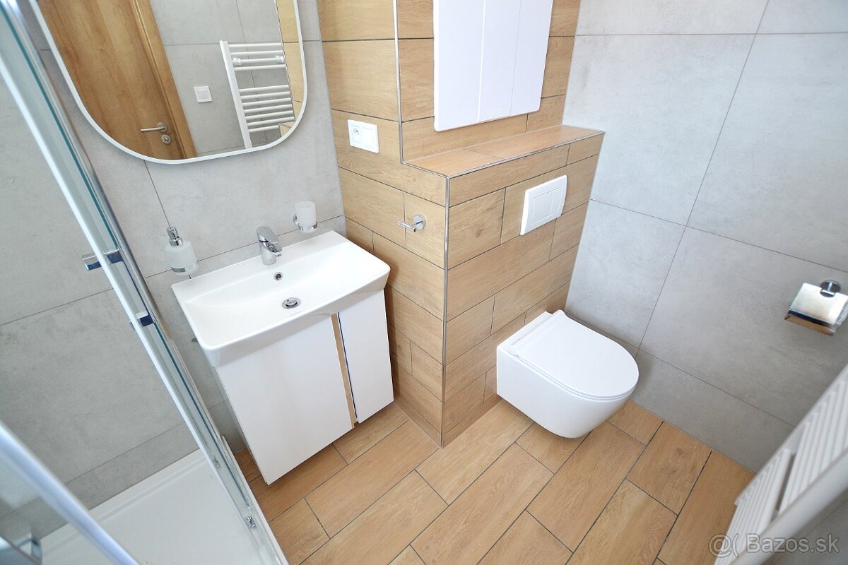 REZERVOVANÝ | 3 izbový byt, strešný s terasou - 8