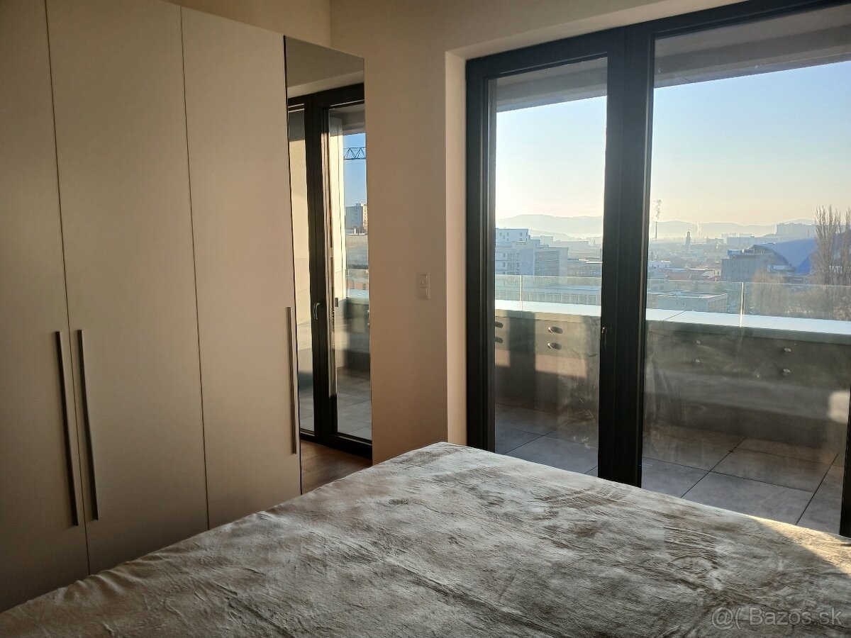 Prenájom 2-izbový byt Cassovar - 8