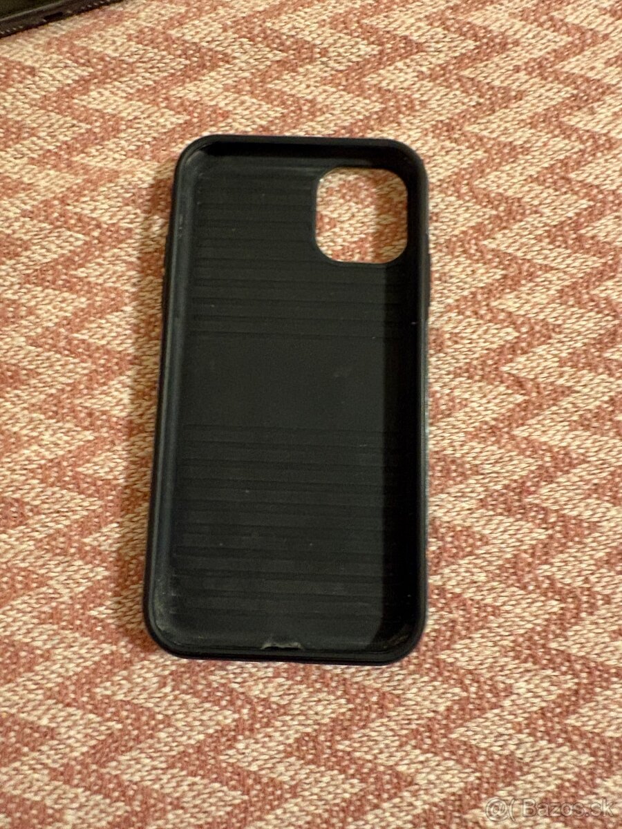 Telefón IPhone 11 - 8