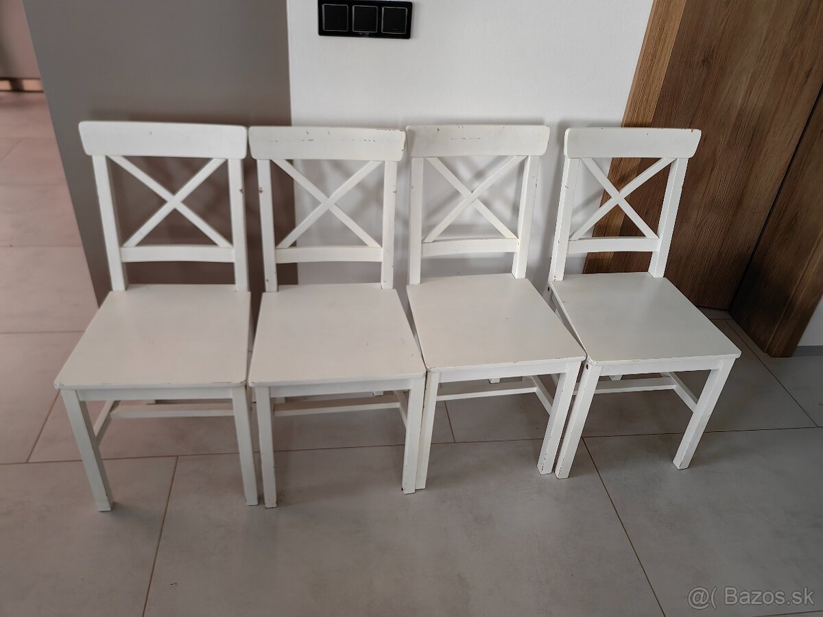 Stôl + 4 stoličky - 8